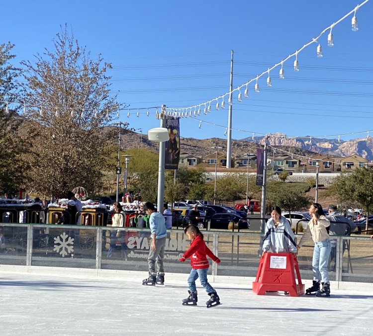 rock-rink-at-downtown-summerlin-photo